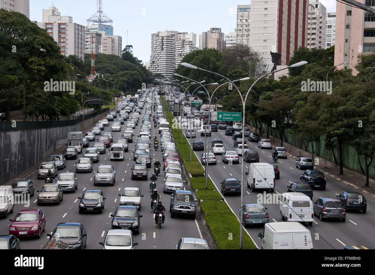 Jam venti veicoli su Avenida Tres de Maio - città del sud Foto Stock