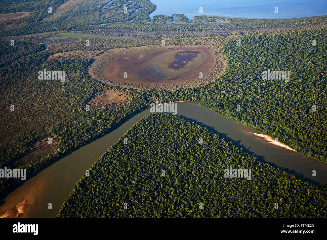 Sullo Xingu area del lago e la pianura alluvionale durante l'inverno - La stagione secca - nord-est del Mato Grosso Foto Stock