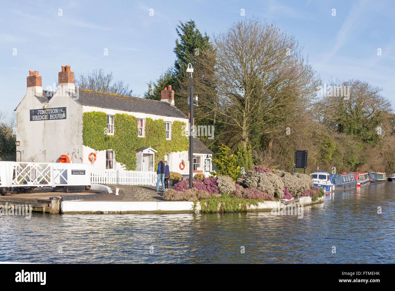 Gloucester e Nitidezza Canal a Saul Junction, Gloucestershire, England, Regno Unito Foto Stock