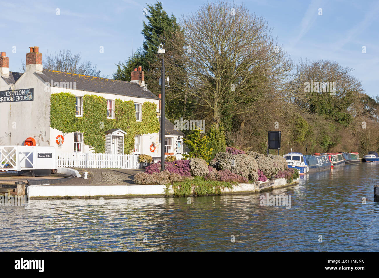 Gloucester e Nitidezza Canal a Saul Junction, Gloucestershire, England, Regno Unito Foto Stock