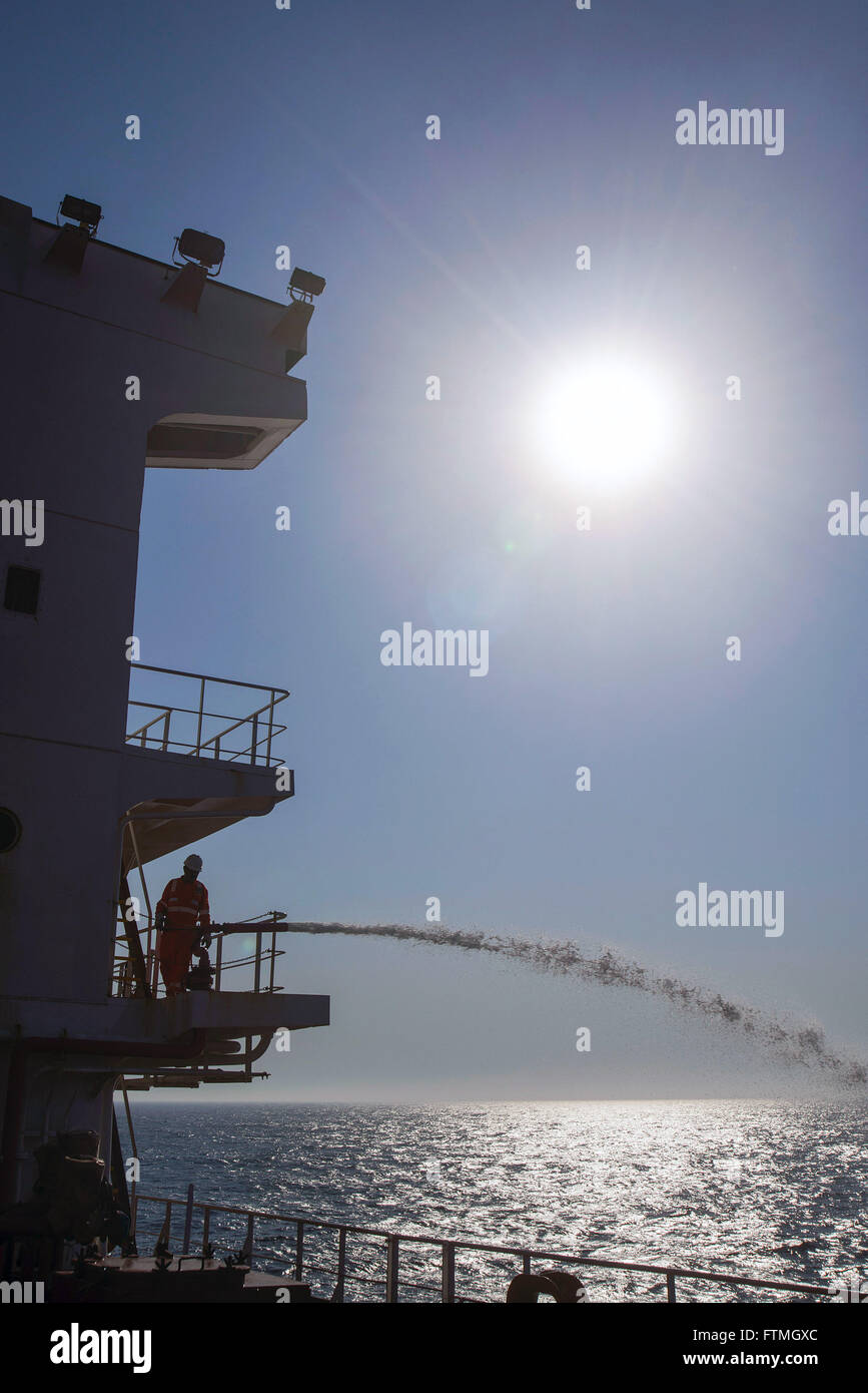 Maniglie Foreman cannon fire-fighting ship Maisa - tanker PETROBRAS Foto Stock