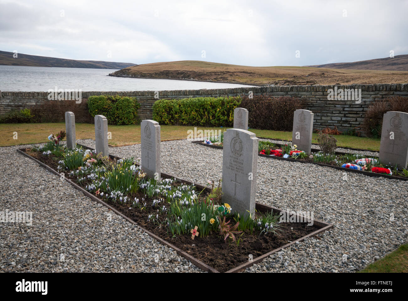 Graves al San Carlos British Cimitero Militare, Blue Beach, San Carlos Bay, East Falkland, Sud America Foto Stock