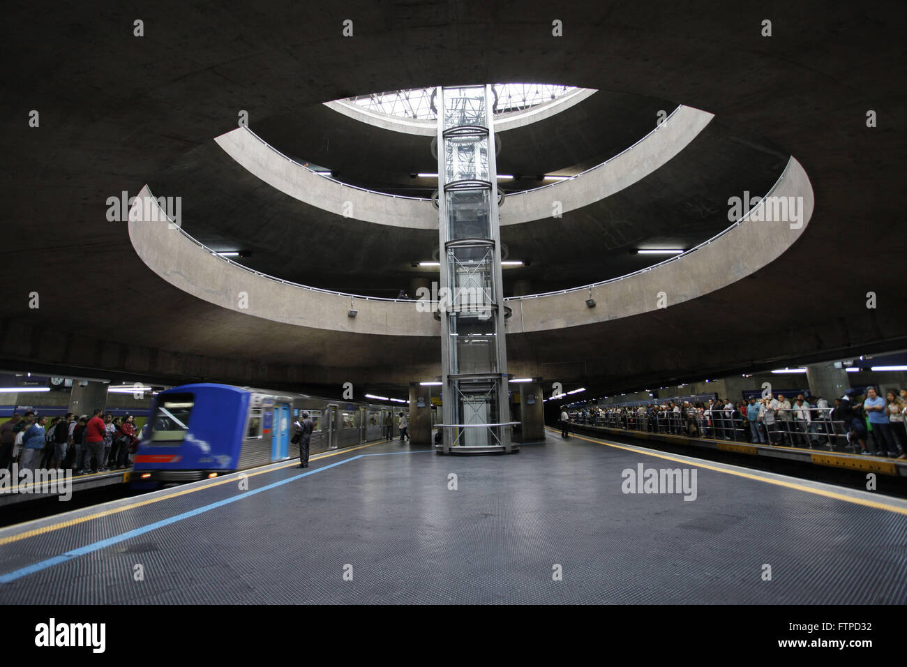 Se la stazione della metropolitana - Linea Blu 1 - Centro della città Foto Stock
