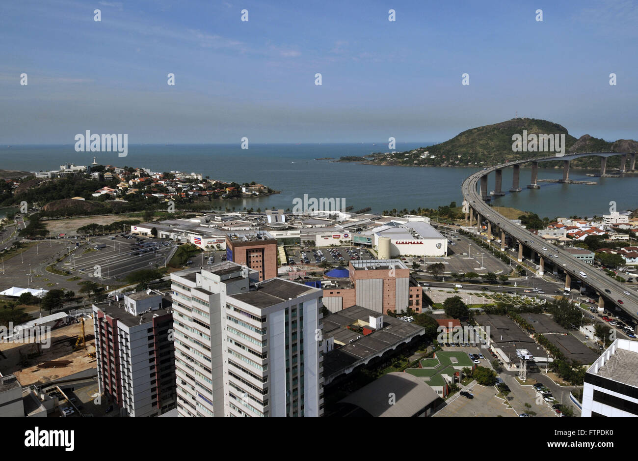 Praia do Canto città di Vitoria - Ilha do Boi in basso a sinistra Foto Stock