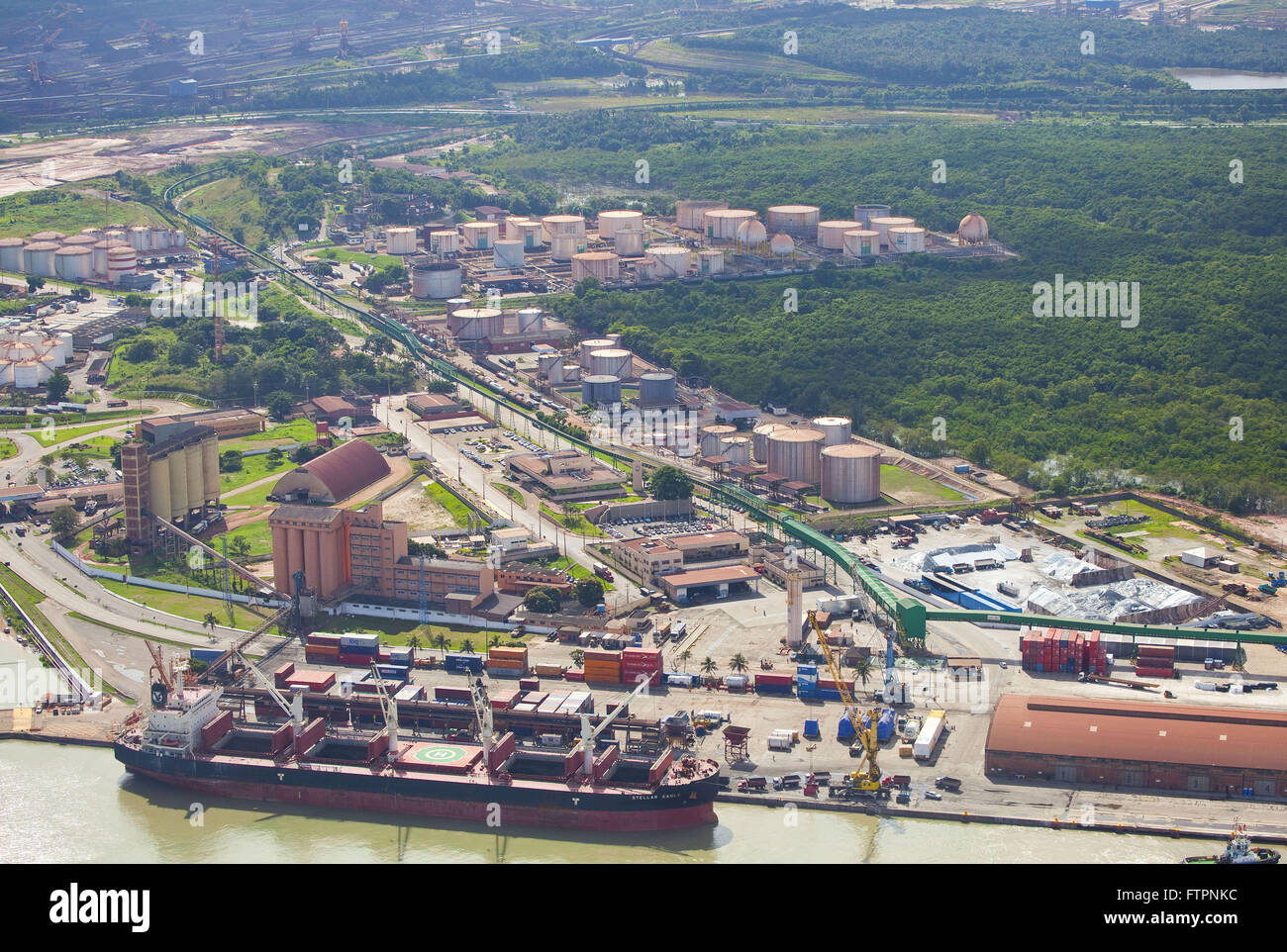 Vista aerea del porto di Itaqui complesso sulla spiaggia di Bahia de Sao Marcos Foto Stock