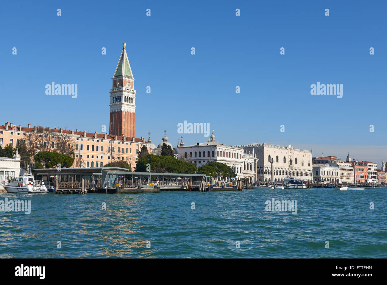 Paesaggio di Venezia, una città del nord-est Italia. Essa è famosa per la bellezza delle sue impostazioni, Architecture e opere d'arte. Una parte Foto Stock
