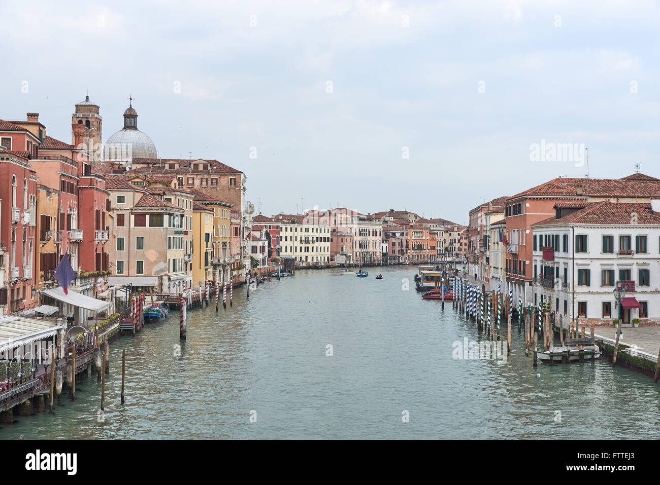 Paesaggio di Venezia, una città del nord-est Italia. Essa è famosa per la bellezza delle sue impostazioni, Architecture e opere d'arte. Una parte Foto Stock