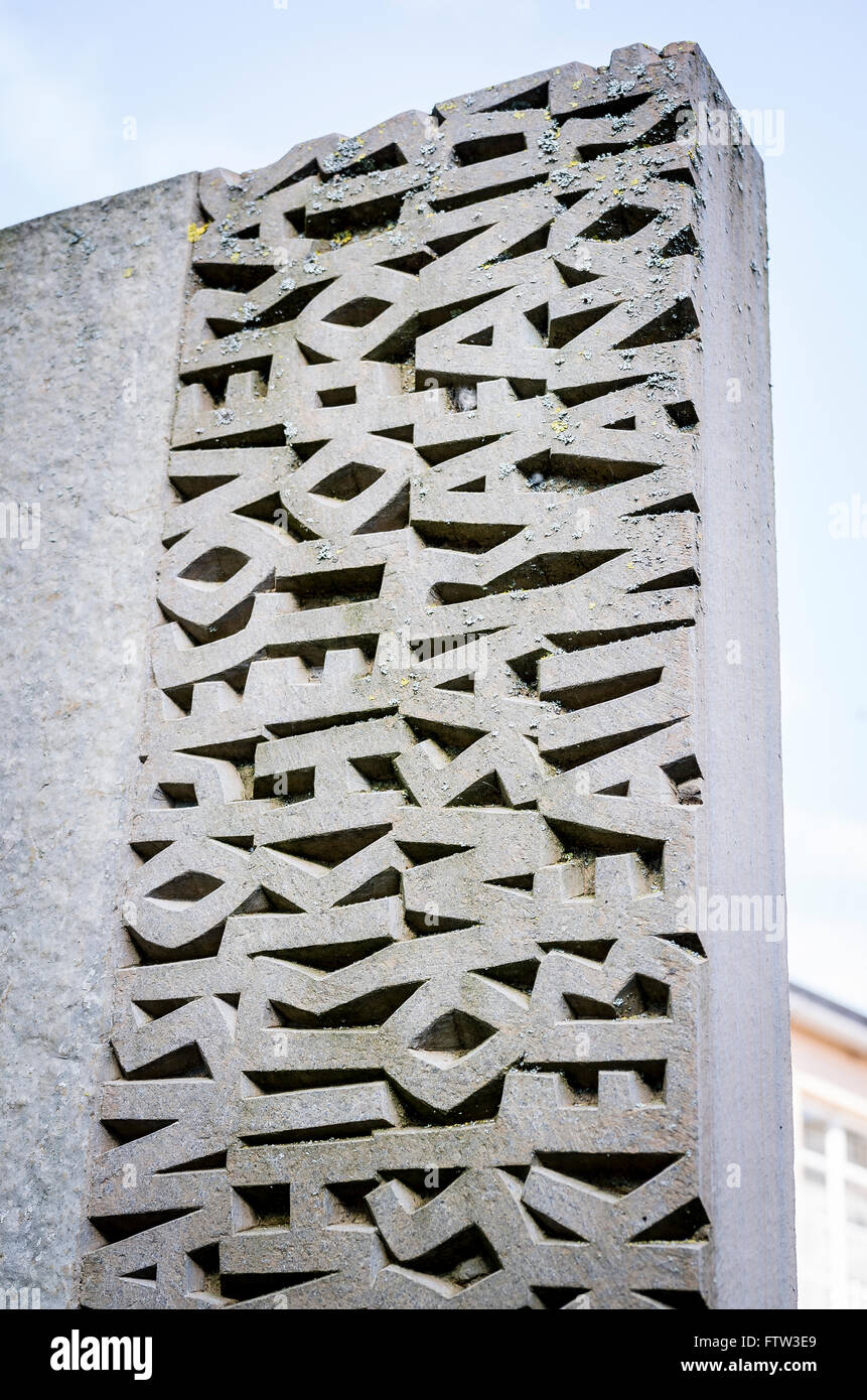 Enigmatica memoriale per il veterano codebreakers a Bletchley Park Regno Unito Foto Stock