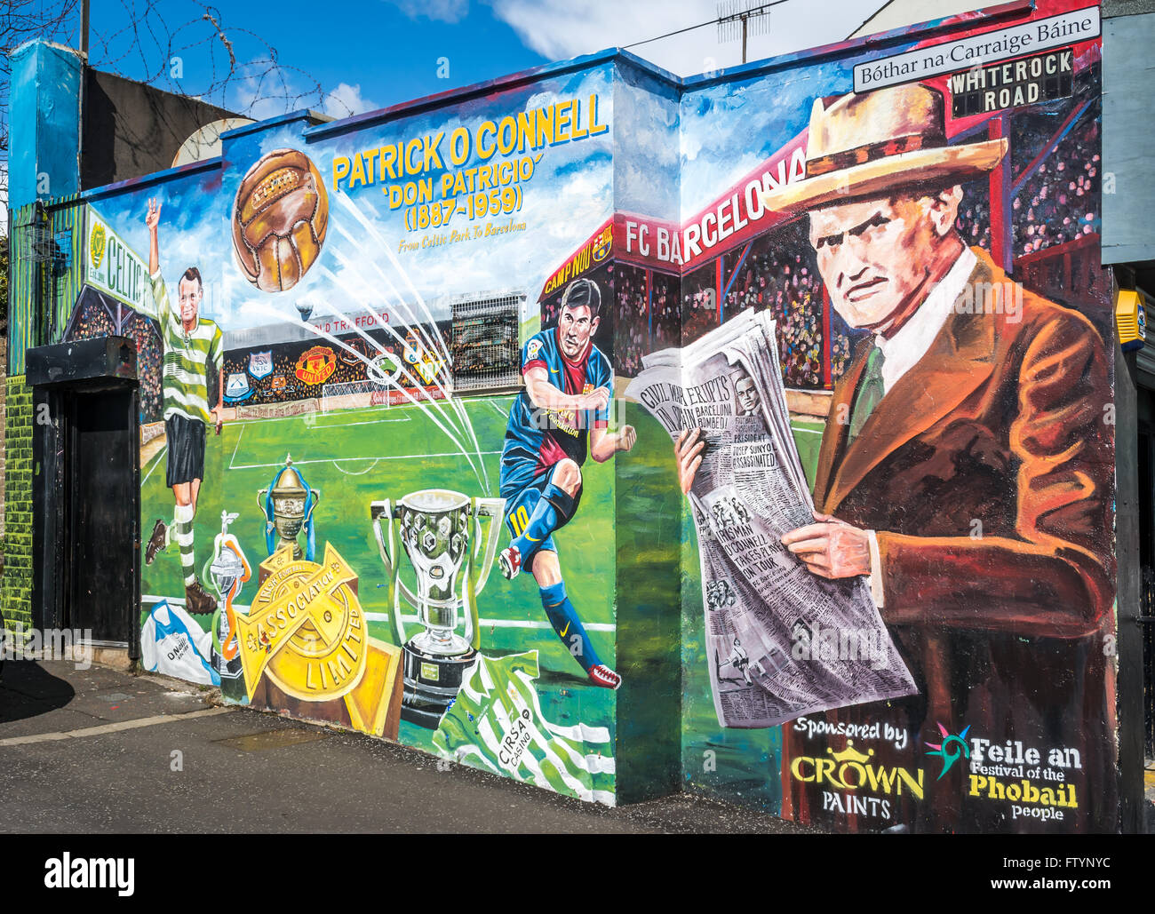 Patrick O'Connell Celtic e Barcellona murale nella parte occidentale di Belfast Foto Stock