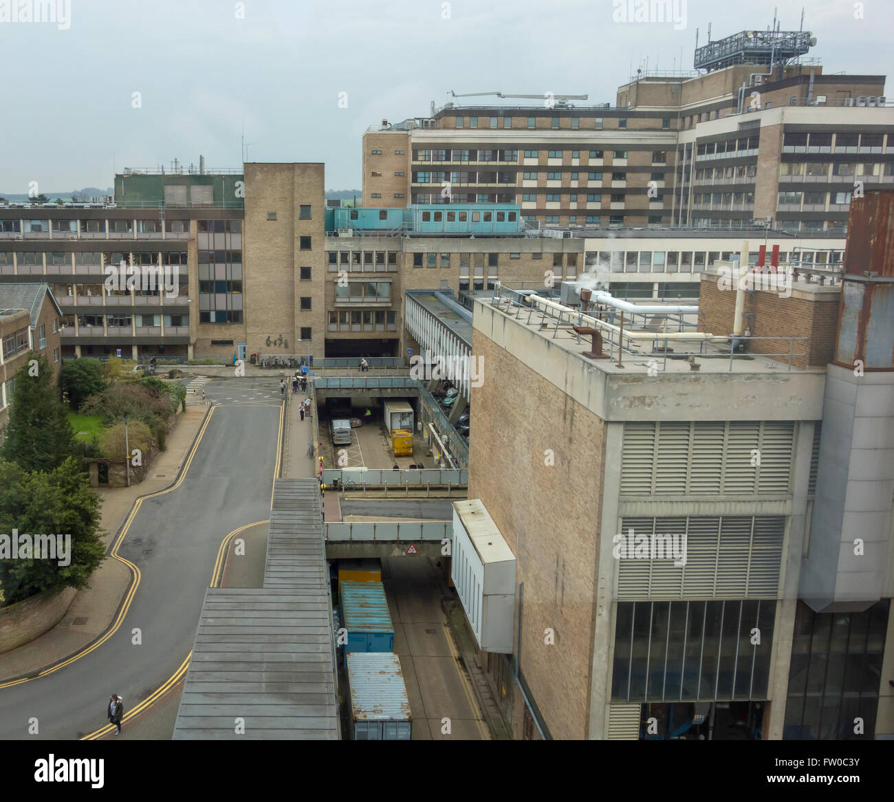 L'ospedale Addenbrookes a Cambridge Inghilterra dal parcheggio pubblico accesso Foto Stock
