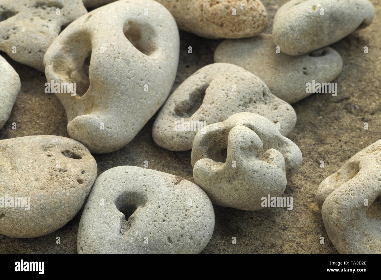 Una collezione di pietre hag, sparse. Foto Stock