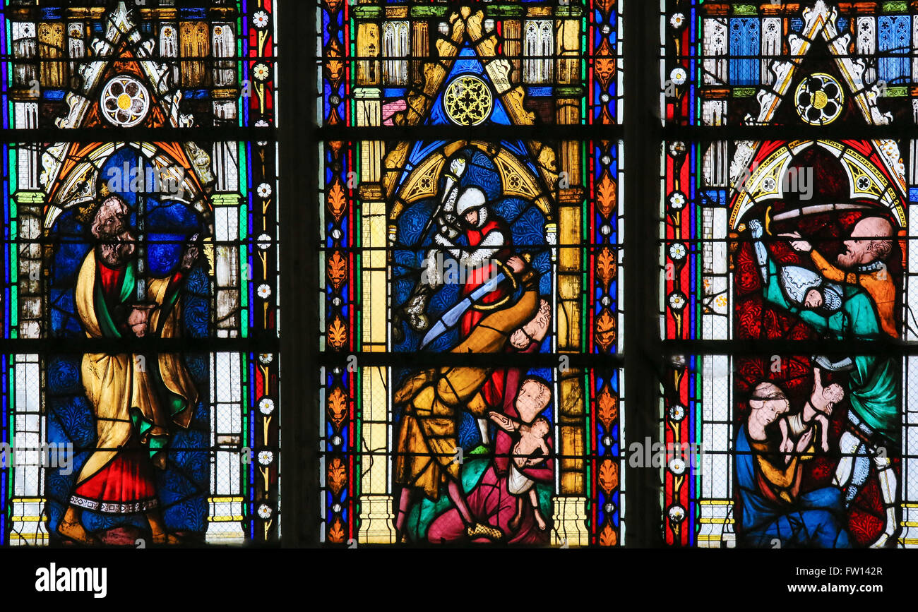 La strage degli innocenti, la biblica ci raccontano di infanticidio da Erode il Grande su un vetro colorato nella cattedrale di Ro Foto Stock