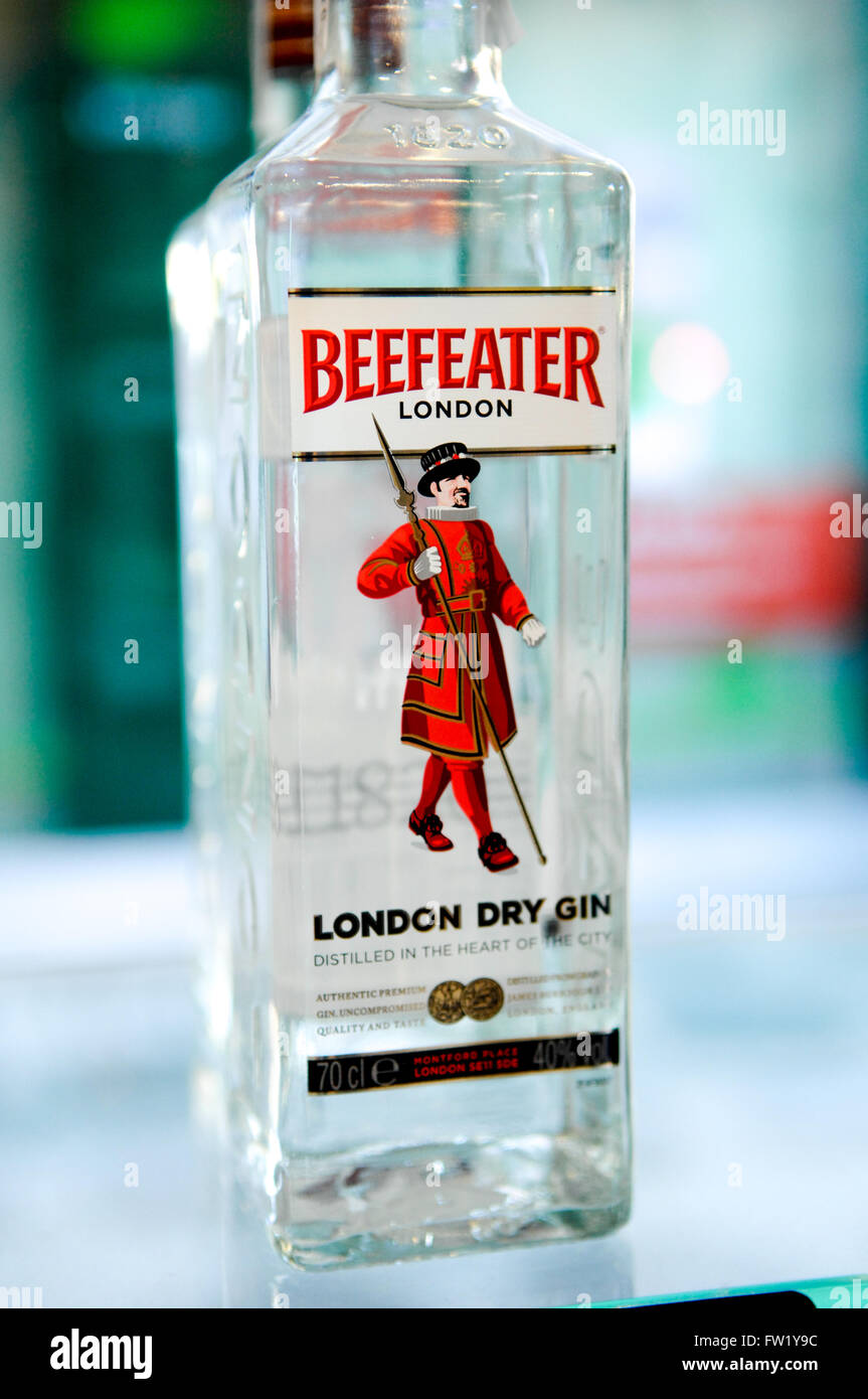 Beefeater London Gin di proprietà da parte di Pernod Ricard e imbottigliato e distribuito nel Regno Unito Foto Stock