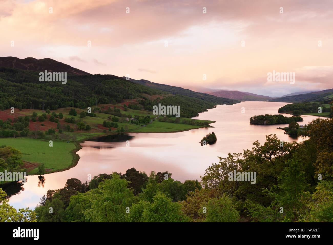 Loch Tummel all'alba, Tayside, Scotland, Regno Unito Foto Stock