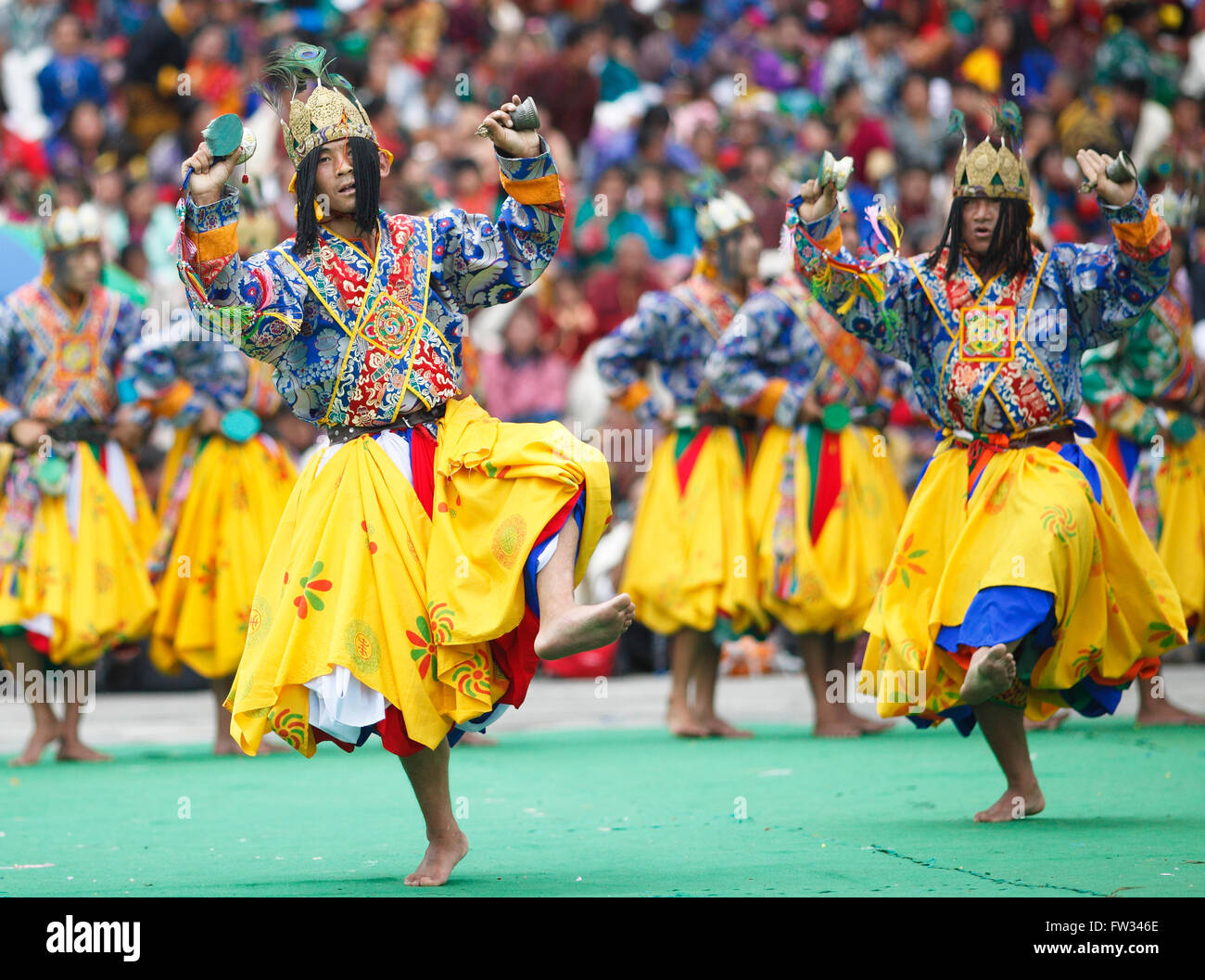 Ballerine alla Tashichho Dzong monastero festival, Thimphu Bhutan Foto Stock