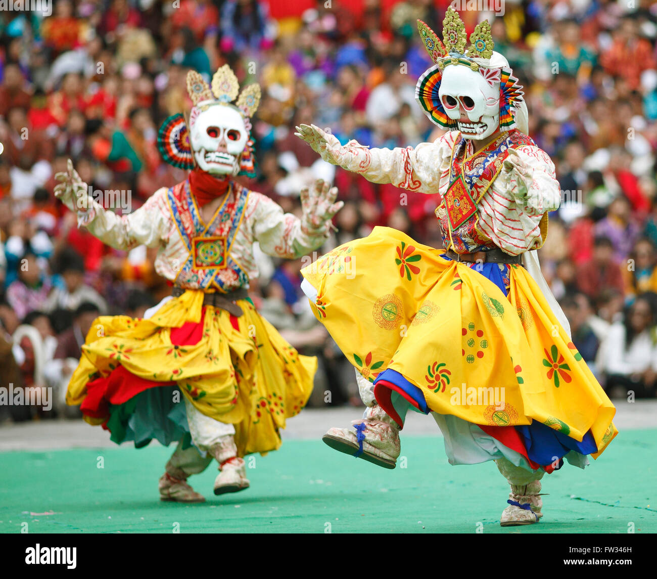Maskers al Tashichho Dzong monastero festival, Thimphu Bhutan Foto Stock