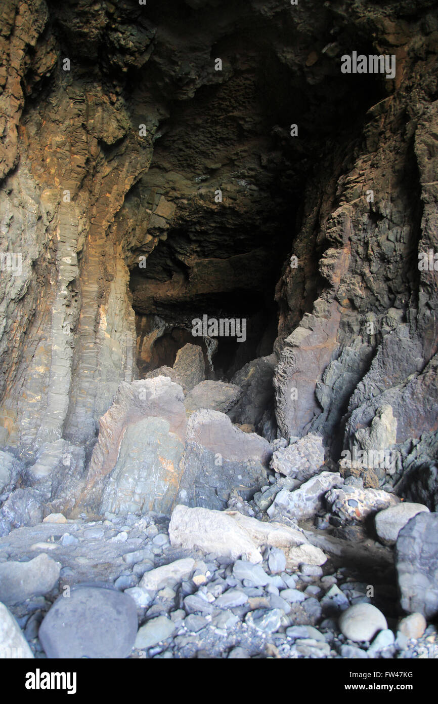 Roccia cadono all'interno della grotta marina a Ajuy, Fuerteventura, Isole Canarie, Spagna Foto Stock