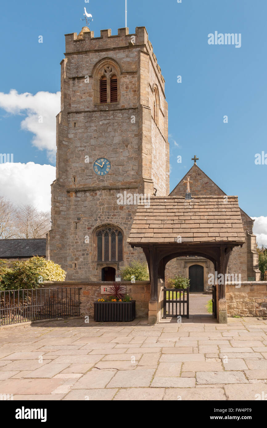 Santa Maria la Chiesa Parrocchiale in Chirk North East Wales, istituito intorno al 1130 AD chiamato in Welsh eglwys y waun Foto Stock