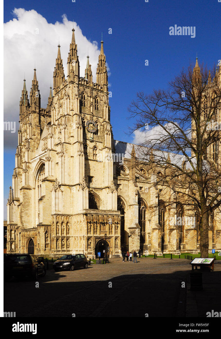A Canterbury Kent, cattedrale, Torre guglia, da sud-est nel parametro sun Foto Stock