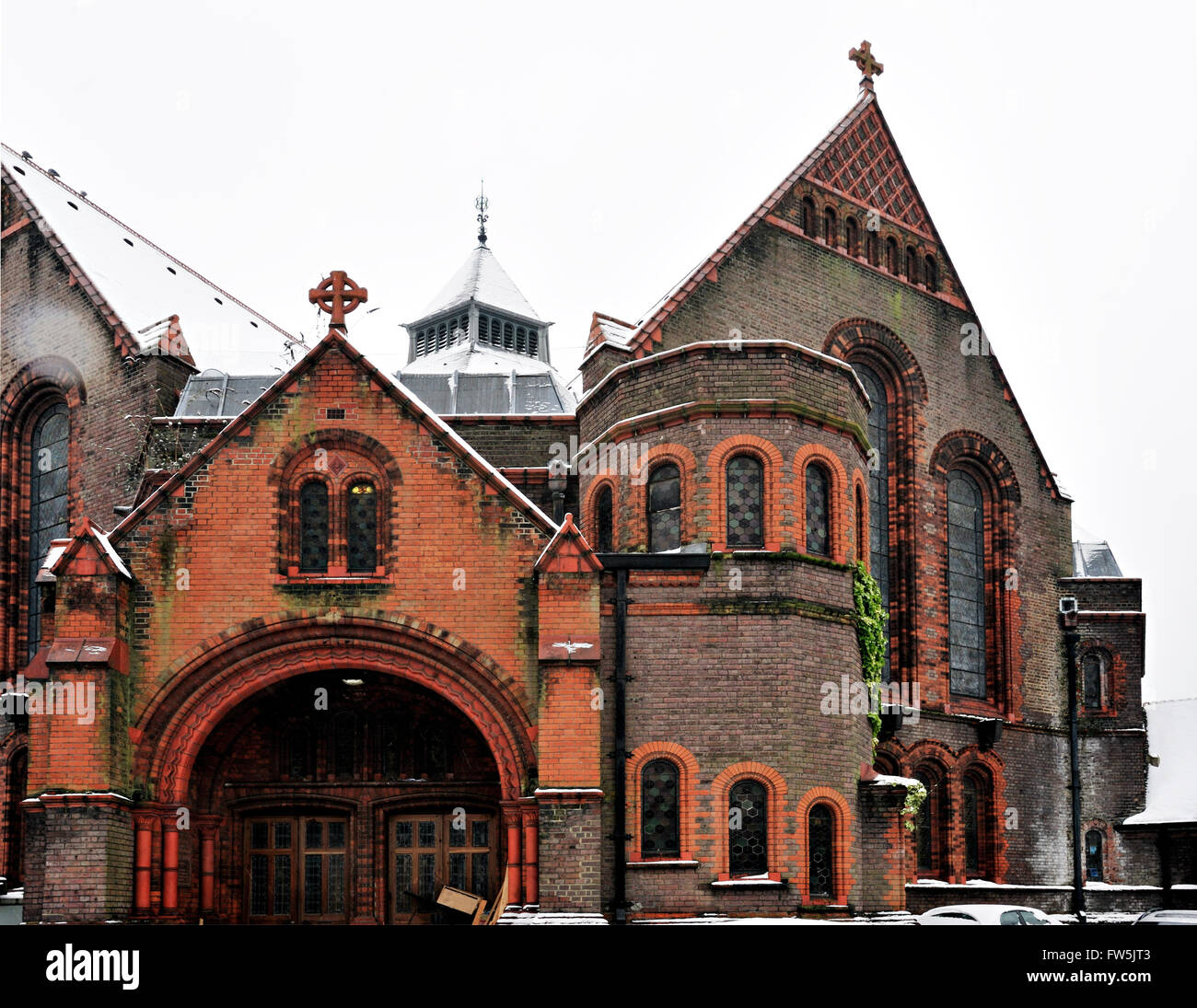 L'esterno di aria Studios, aria Lyndhurst, Lyndhurst Road, Hampstead, London NW3, sotto la neve. Gli studi di registrazione. Lyndhurst Hall è stato progettato da Alfred Waterhouse, che ha anche progettato il Museo di Storia Naturale. I monolocali sono stati aperto nel Dicembre 1992 da George Martin, produttore per i Beatles. Ora una delle principali società indipendenti di studio complesso, dove molti del mondo del film i punteggi vengono registrati. Foto Stock