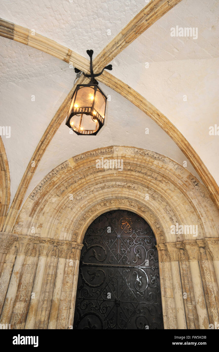 Porta ai Templari' Round Church, Middle Temple di Londra. 1185. Londra le prime gotico. Foto Stock
