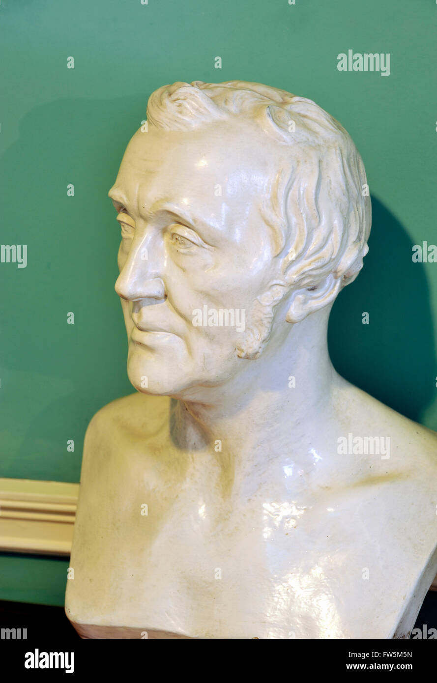 Busto di Giovanni Dickens. Da S. Haydon, secolo XIX scultore (firmato o inciso con il nome dell'artista.) al Charles Dickens Birthplace Museum; 393 Old commerciale Road, Portsmouth, PO1 4QL; la casa di John ed Elizabeth Dickens quando ha lavorato presso la Marina Pay Office. Charles Dickens nato il 7 febbraio 1812. Giovanni il padre era un po' disturbato nella vita successiva che la sua fama appoggiato su quella di suo figlio Carlo. Foto Stock