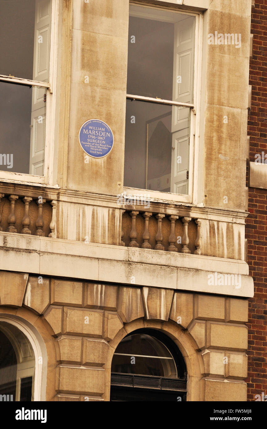 William Marsden - blu commemorative plaque sulla casa in Lincoln' s Inn campi, Londra, Regno Unito. Chirurgo inglese e fondatore del Royal Free e Royal Marsden Ospedali, 1796-1867. Foto Stock