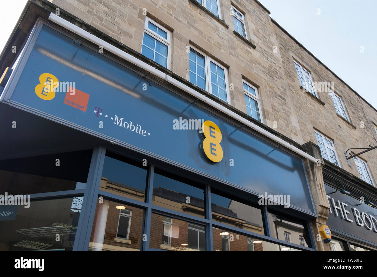 Ee phone shop in cricklade street ,, Cirencester Gloucestershire, Regno Unito Foto Stock