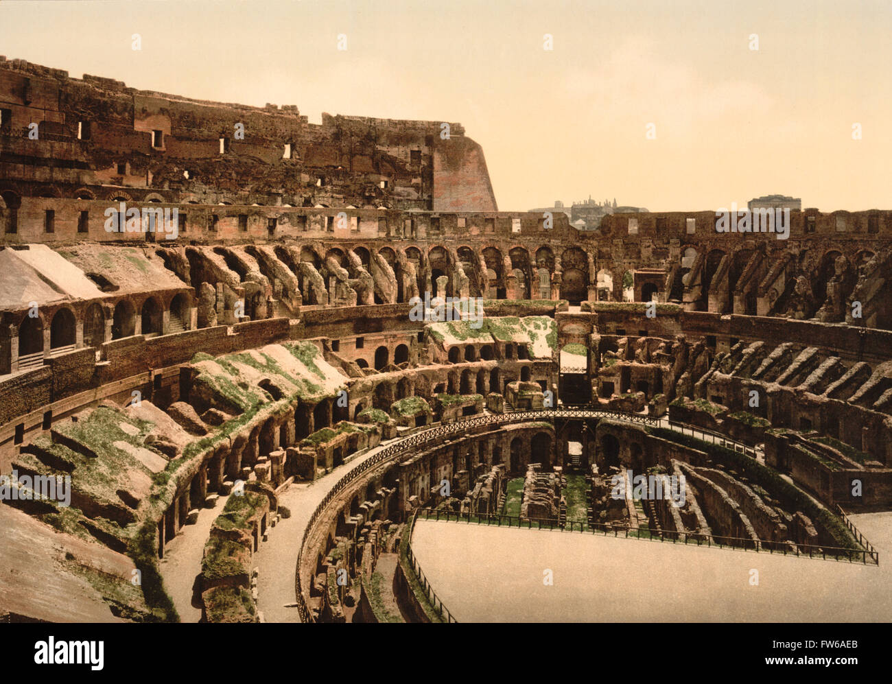 Interno del Colosseo, Roma, Italia, Photochrome Stampa, circa 1900 Foto Stock