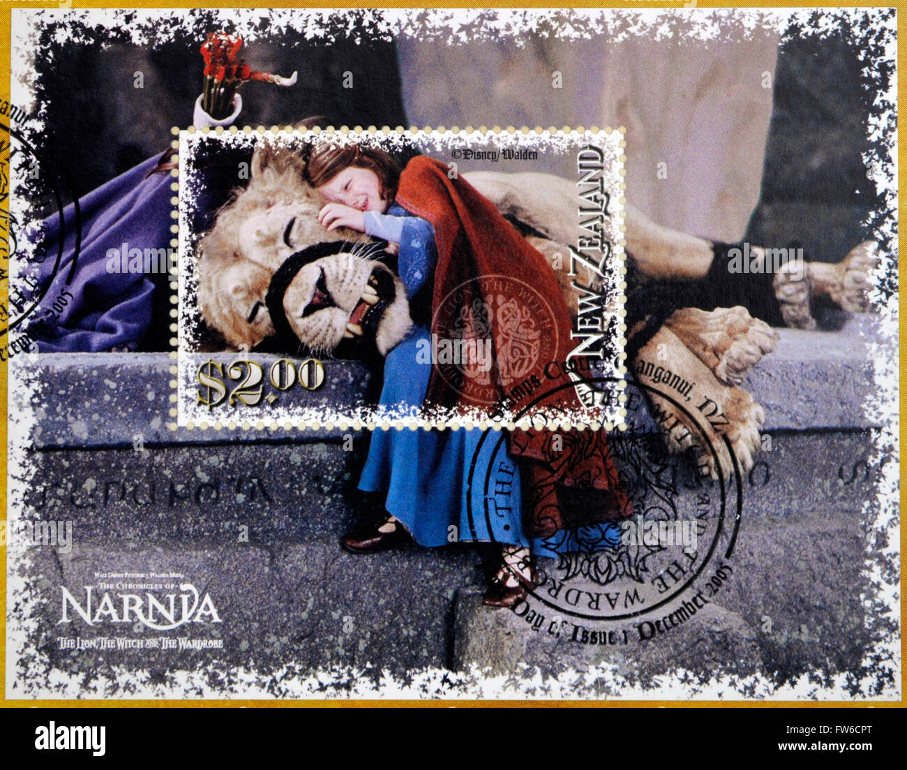 Nuova Zelanda - circa 2005: timbro stampato in Nuova Zelanda mostra le cronache di Narnia, il leone, la strega e l'armadio Foto Stock