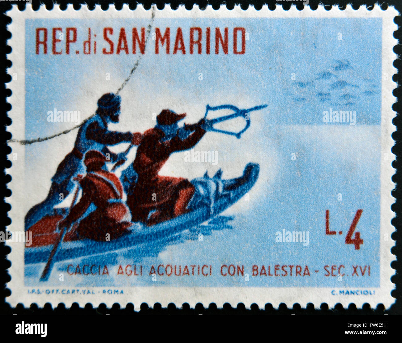 SAN MARINO - circa 1961: un timbro stampato in San Marino dedicata alla caccia, mostra gli uccelli acquatici caccia con la balestra, circa 1961 Foto Stock