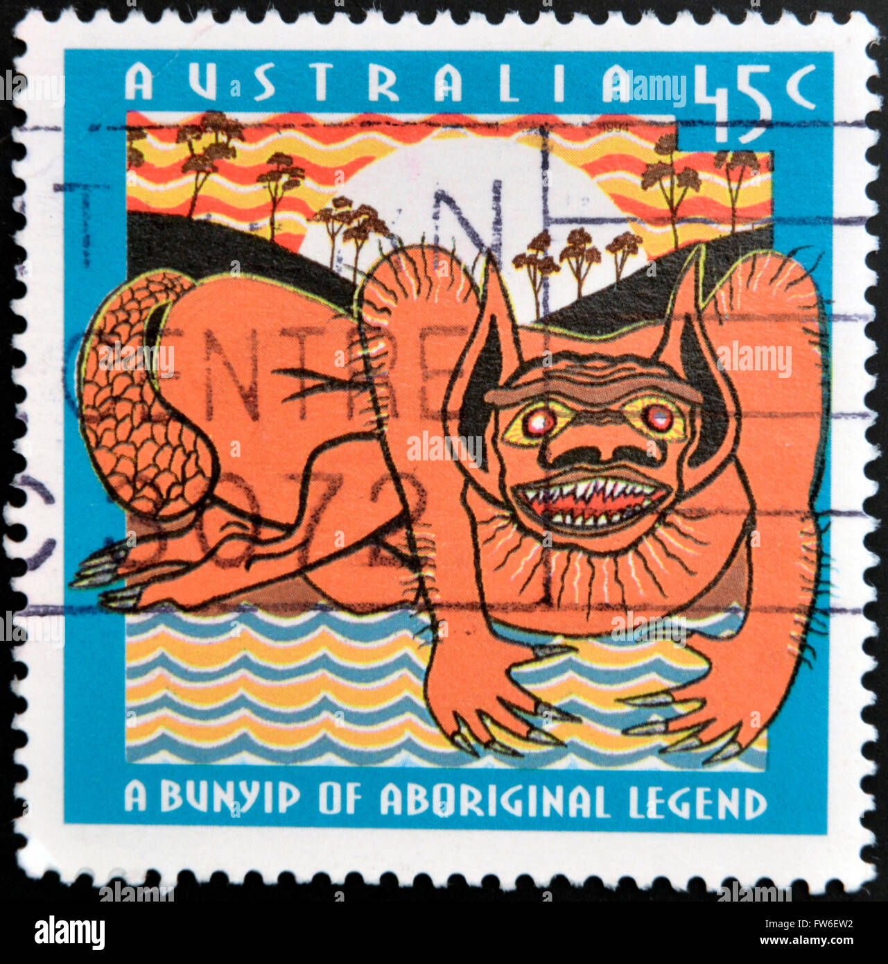 AUSTRALIA - circa 1994: un timbro stampato in Australia dedicata alla leggenda aborigena, mostra uno spirito della natura bunyip, circa 1994 Foto Stock