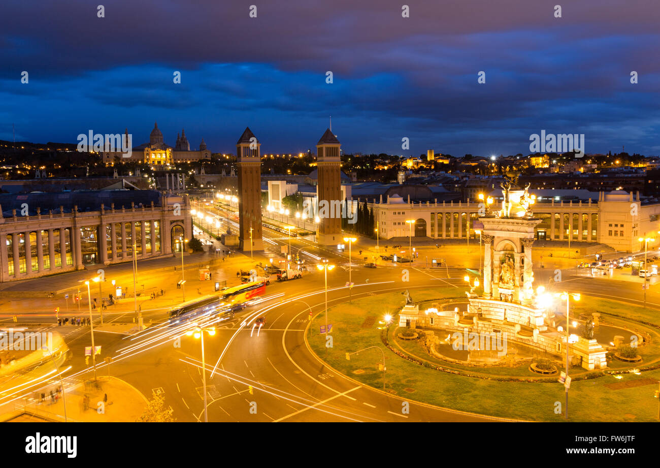 Vista aerea su Plaça Espanya e Montjuic Hill con il Museo Nazionale d'Arte della Catalogna, Barcellona, Spagna Foto Stock