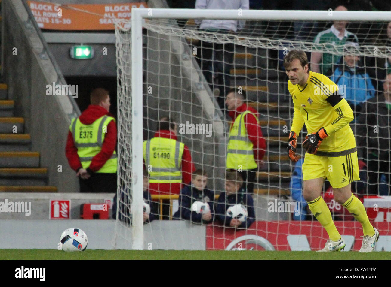 28 Marzo 2016 - Vauxhall sfida internazionale (gentile). Irlanda del Nord 1 La Slovenia 0. Roy Carroll - Irlanda del Nord Foto Stock