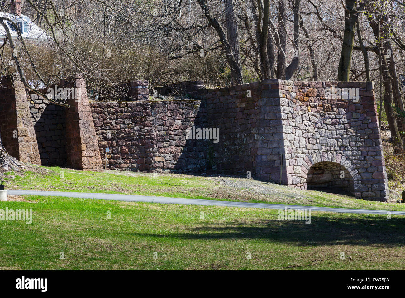 Forno di tostatura in Cornovaglia forno, in uso 1742 al 1883, pietra miliare storica nazionale, Libano County, Pennsylvania, USA. Foto Stock