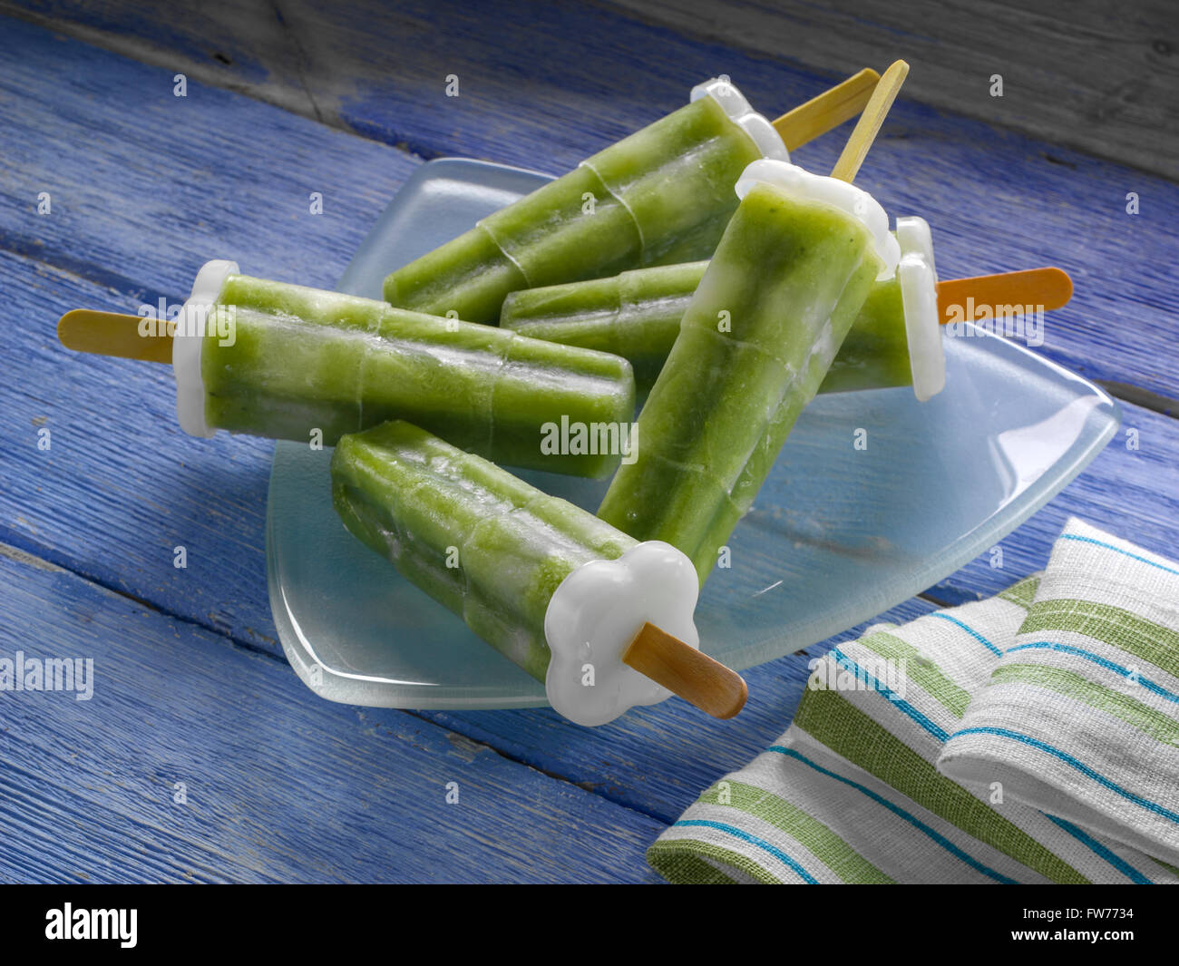 Succo verde popsicles Foto Stock