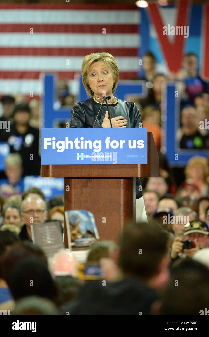 Saint Louis, MO, Stati Uniti d'America - 12 Marzo 2016: candidato presidenziale democratico ed ex Segretario di Stato Hillary Clinton le campagne Foto Stock