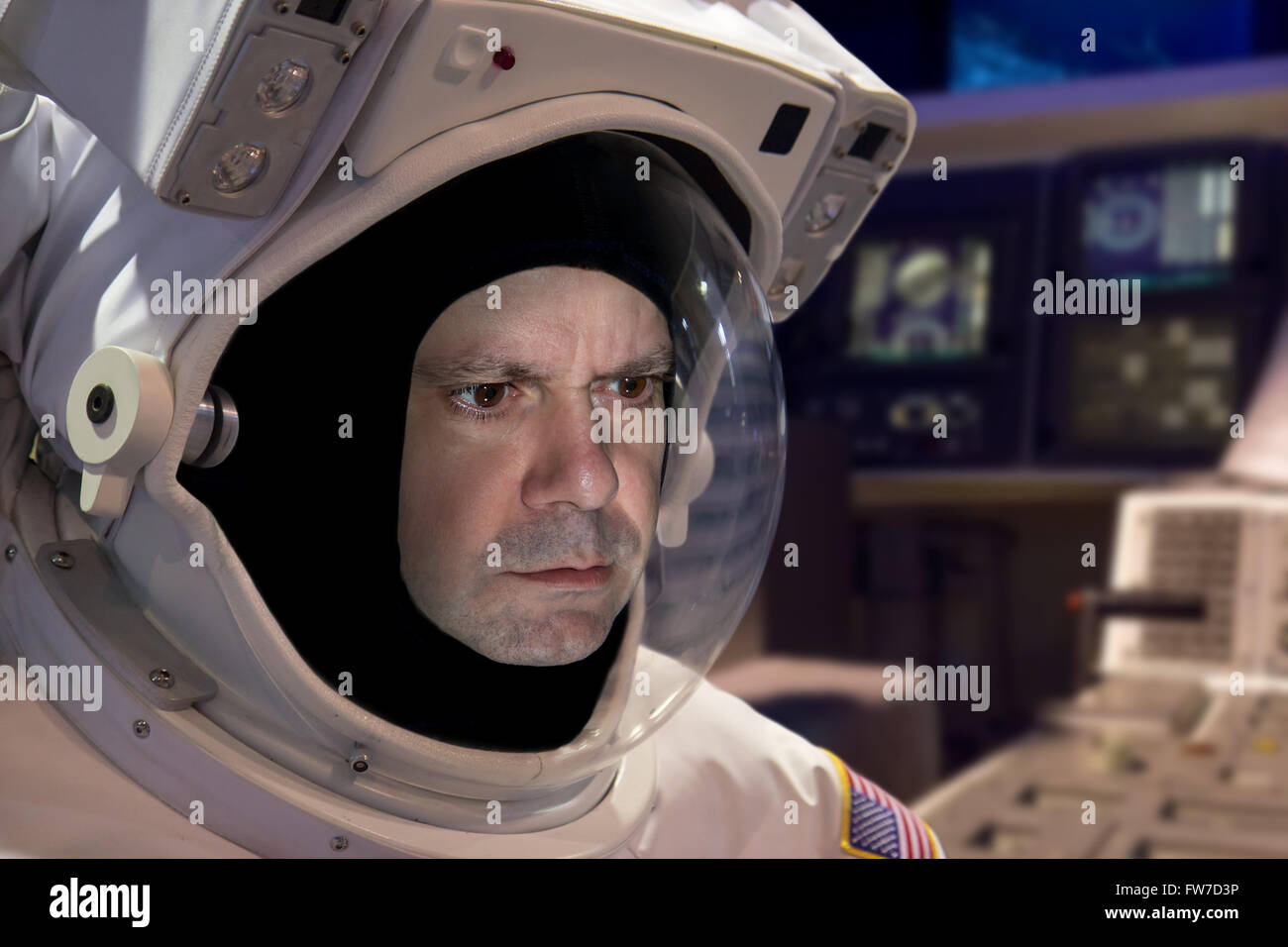 Astronauta a bordo della navicella spaziale Foto Stock