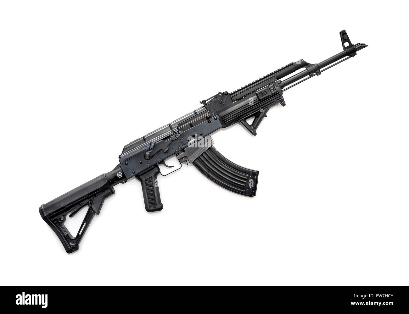 Tactical custom AK-47 fucile su sfondo bianco Foto Stock