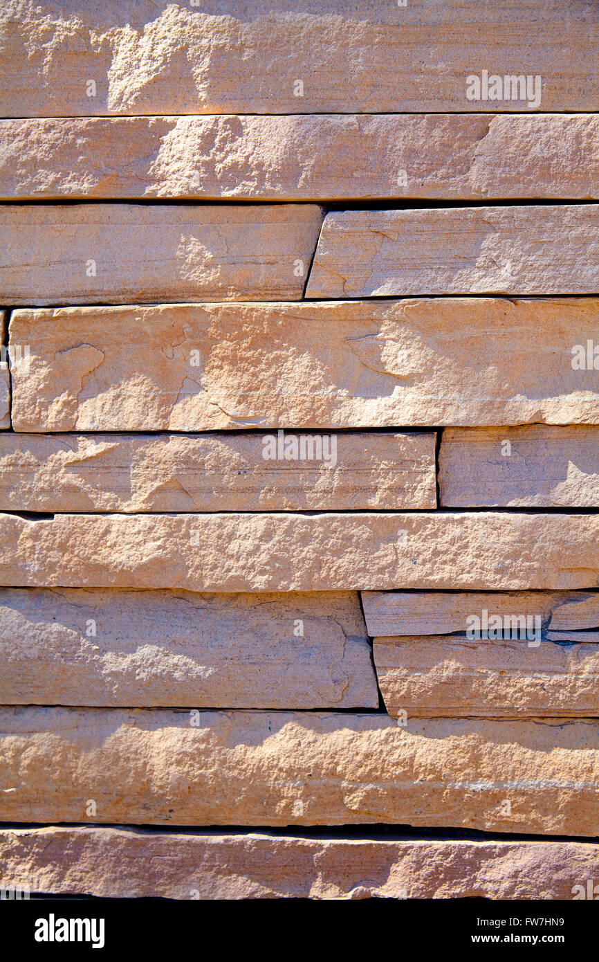 La pietra naturale di roccia della parete di impiallacciatura e finitura costruzione disegno e modello closeup per costruzione industria e produzione Foto Stock