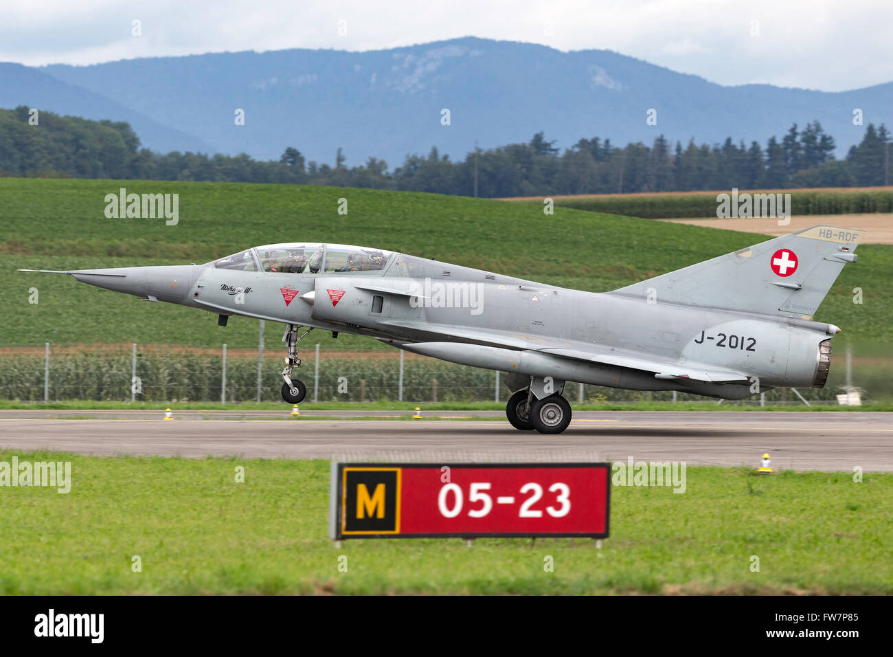Dassault Mirage III DS Fighter Aircraft in Swiss Air Force marcature (J-2012), il velivolo porta la registrazione civile HB-RDF Foto Stock