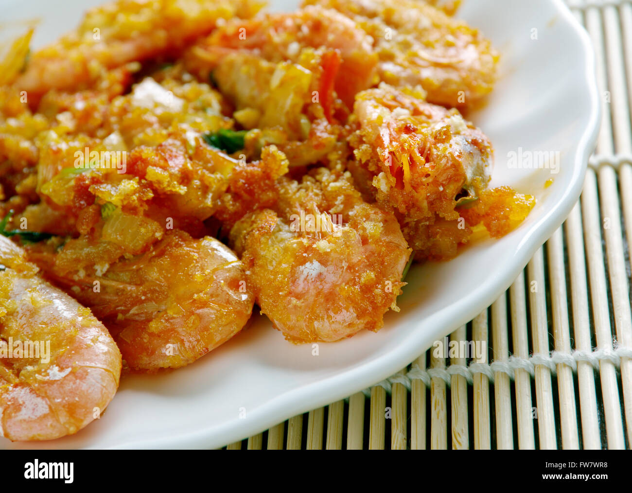 Gamberetti DeJonghe specialità di Chicago, è una casseruola di pomodori pelati interi gamberetti tappezzate in morbido, garlicky, sherry-allacciato cru di pane Foto Stock