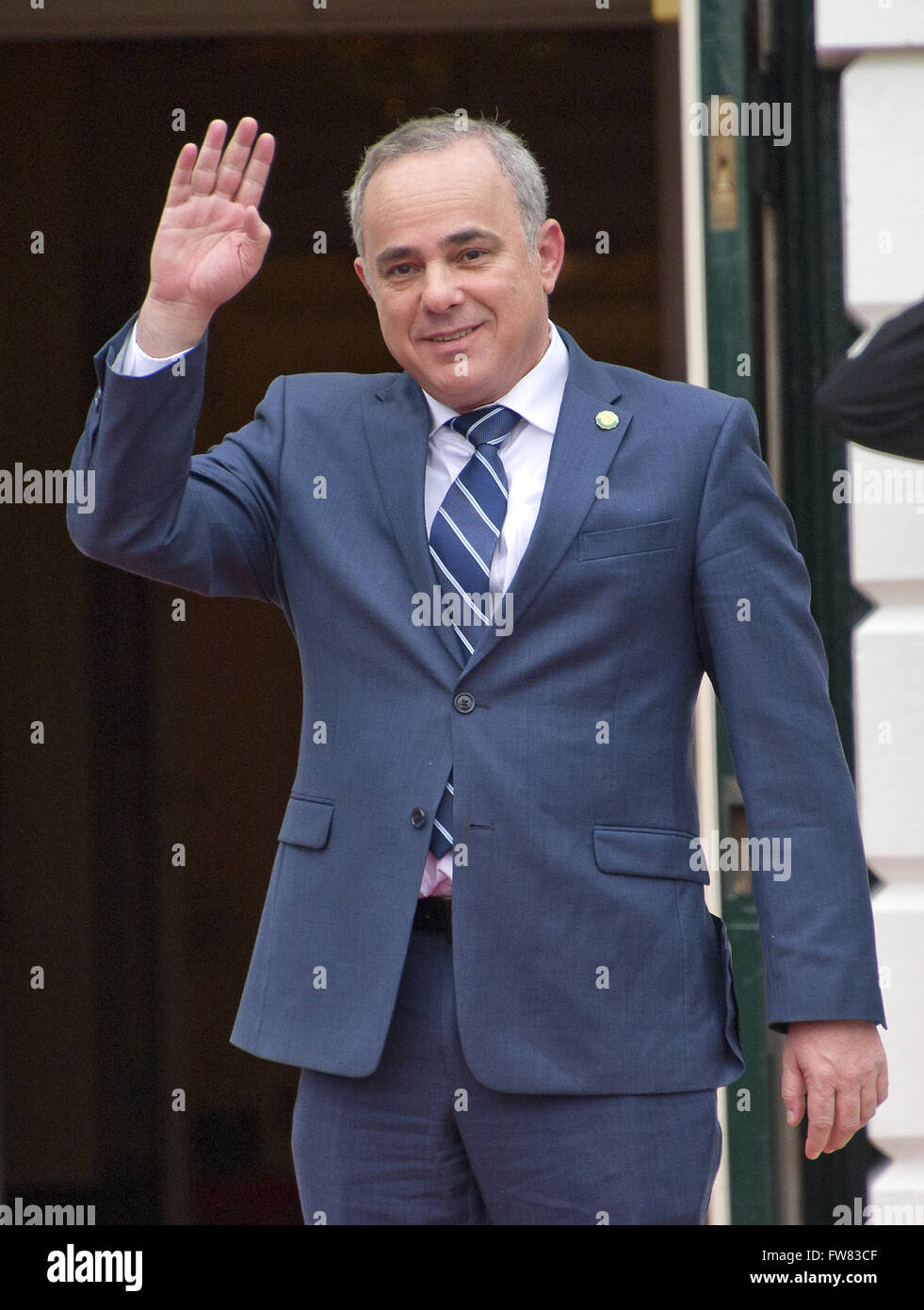 Washington, Distretto di Columbia, Stati Uniti d'America. 31 Mar, 2016. Yuval Steinitz, Ministro delle infrastrutture nazionali, Energia e risorse idriche dello Stato di Israele arriva per la cena di lavoro per i capi delle delegazioni presso la sicurezza nucleare Vertice sulla South Lawn della Casa Bianca a Washington DC, giovedì, 31 marzo 2016.Credit: Ron Sachs/Piscina via CNP Credito: Ron Sachs/CNP/ZUMA filo/Alamy Live News Foto Stock