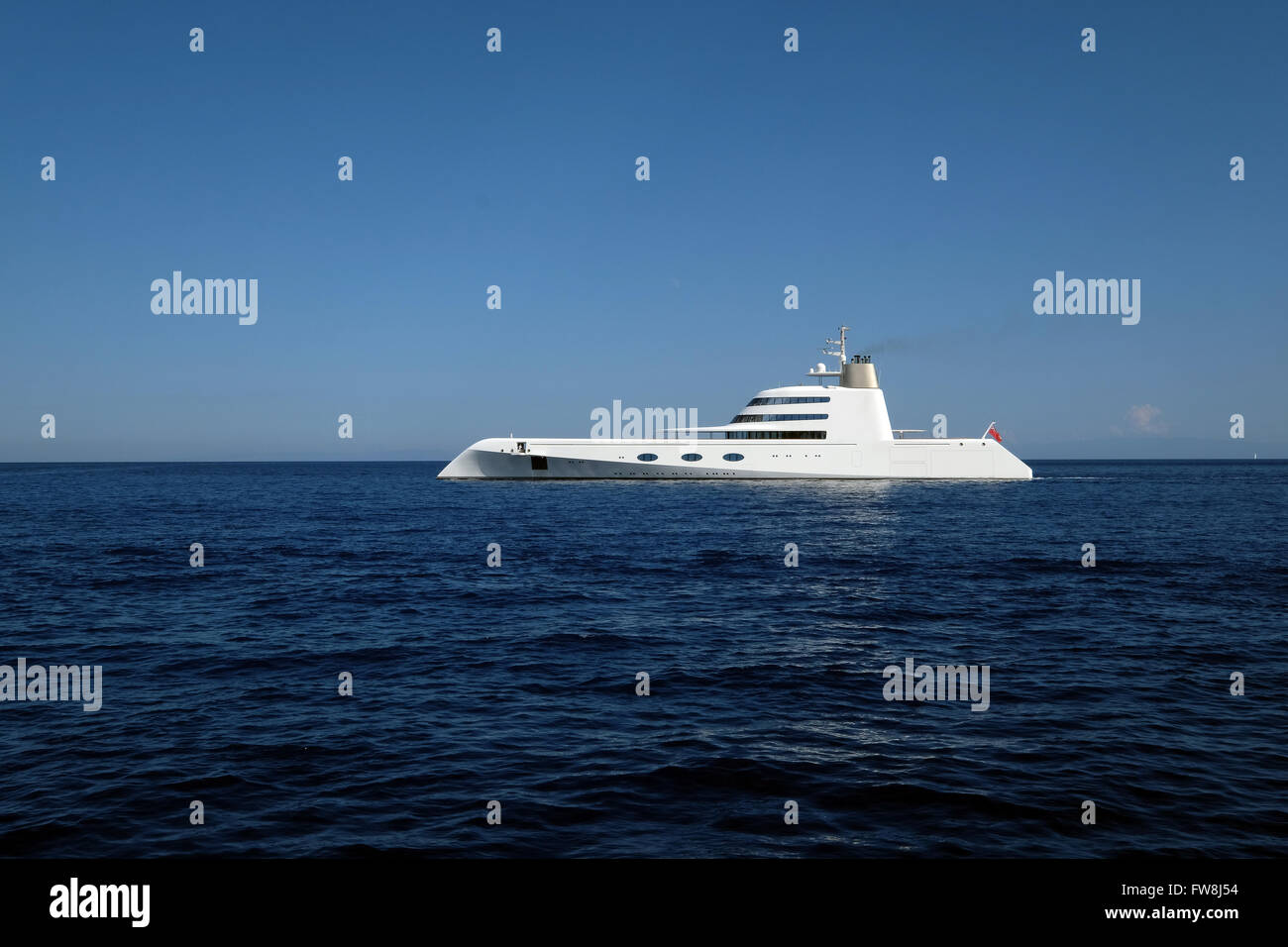 Abramovich yacht, Stromboli, isola di Eolie, Sicilia, Italia Foto Stock