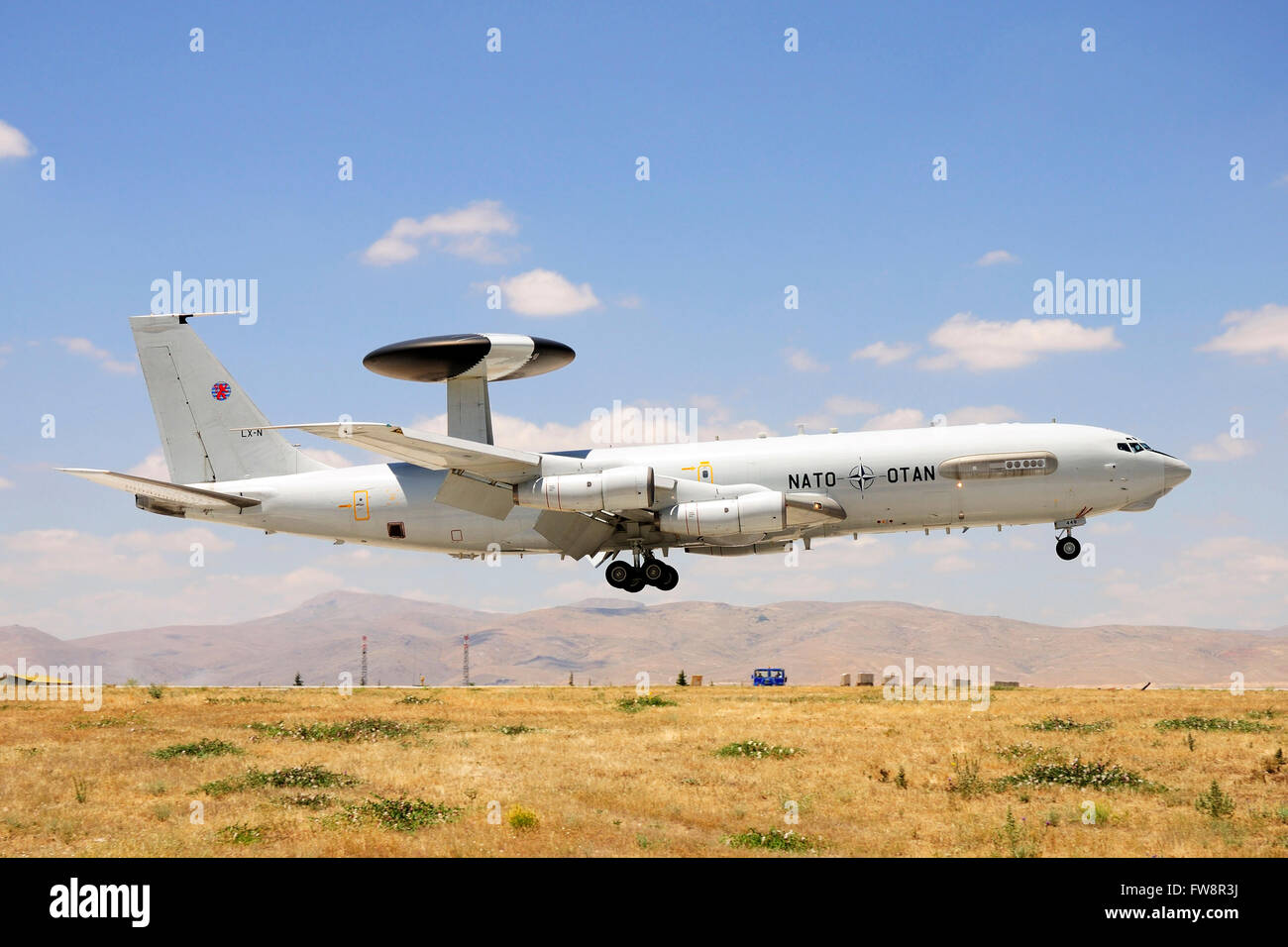 Una NATO AWACS E-3una sentinella che frequentano l'esercizio internazionale anatolica Eagle 2013-2 a Konya, Turchia. Foto Stock