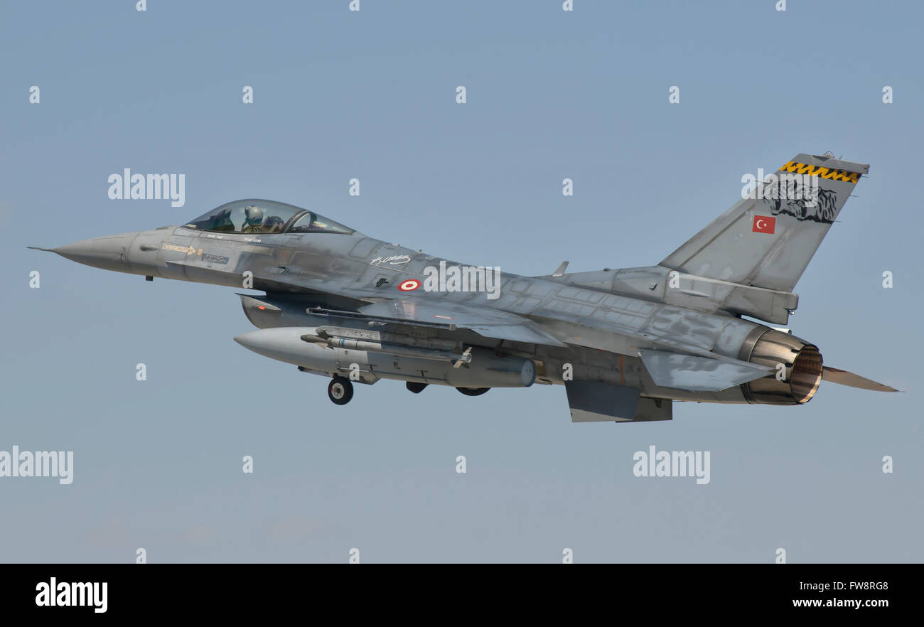 Aviazione turca F-16 durante l'esercizio anatolica Eagle in Spagna. Foto Stock