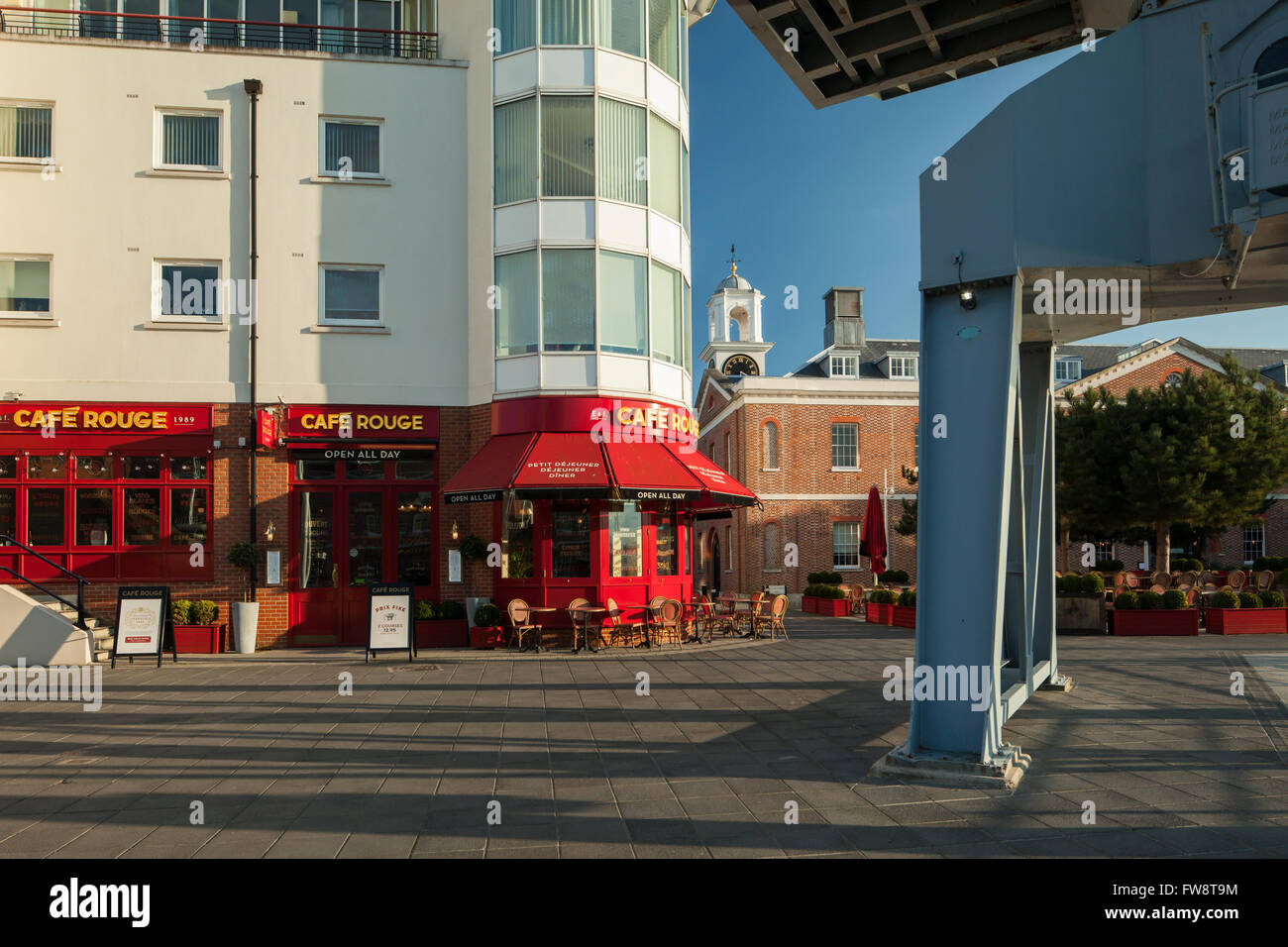 Pomeriggio di sole a Portsmouth, Regno Unito. Foto Stock