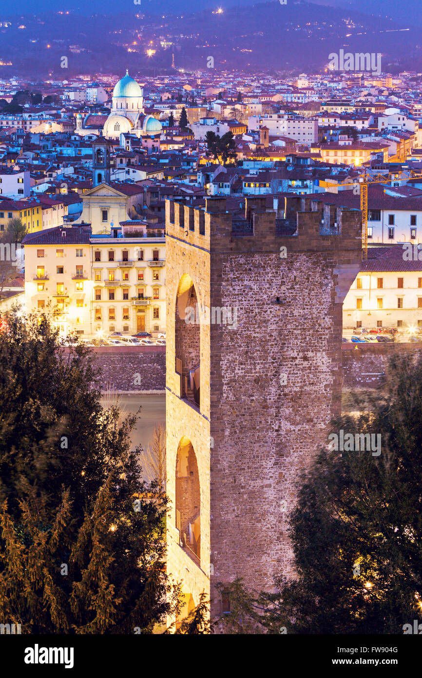 La torre e la sinagoga al tramonto Foto Stock