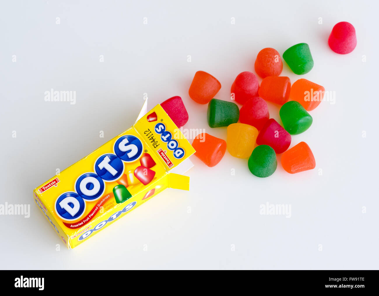 Puntini (noto anche come Mason puntini) gocce di gomma che sono commercializzati da Tootsie Roll Industries. Foto Stock