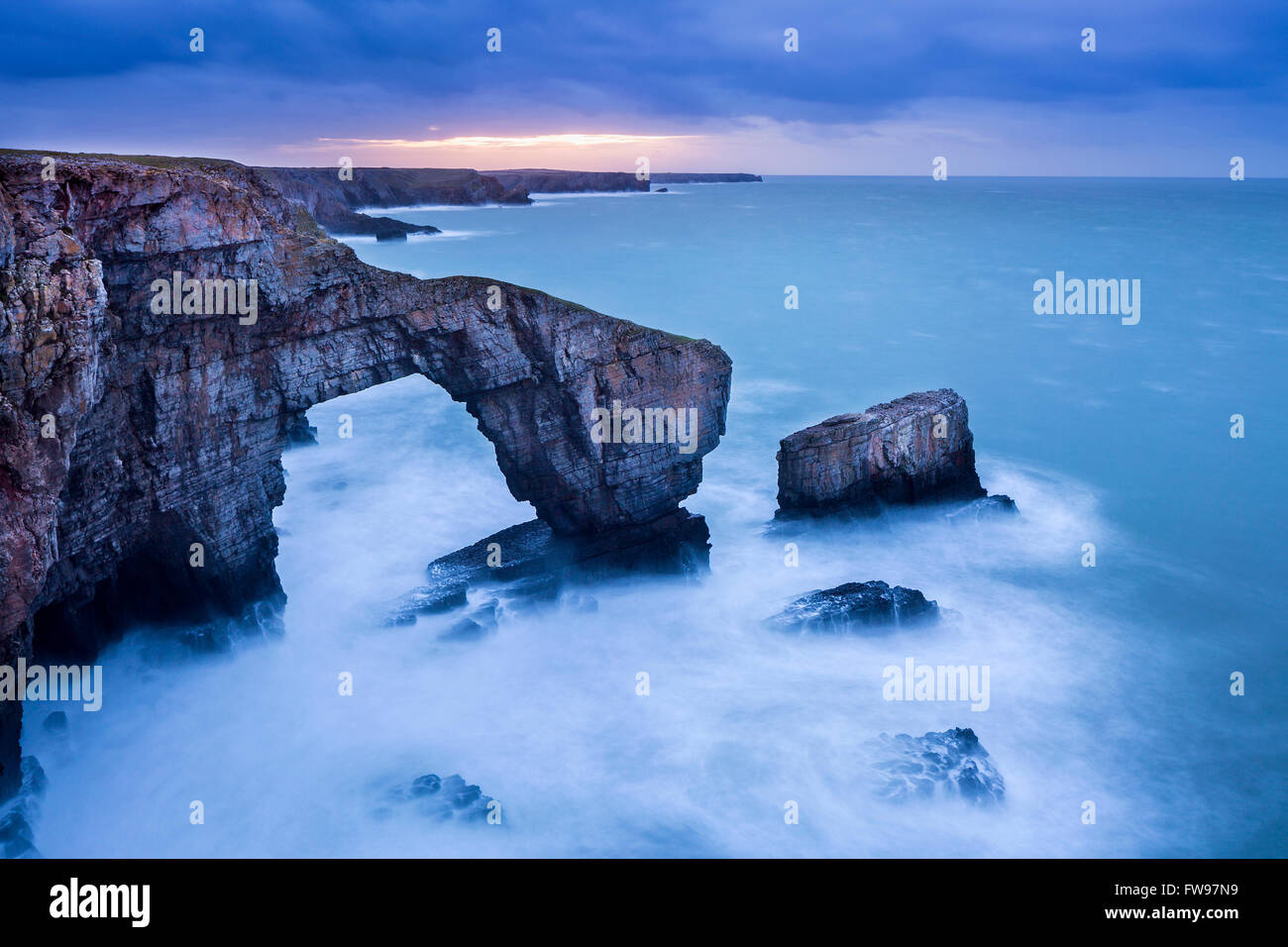 Ponte Verde del Galles, Il Pembrokeshire Coast National Park, Merrion, Pembrokeshire, Wales, Regno Unito, Europa. Foto Stock